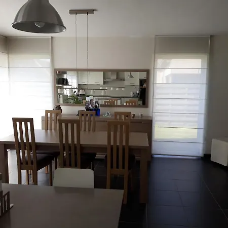 24 Geuzenstraat * Ostend